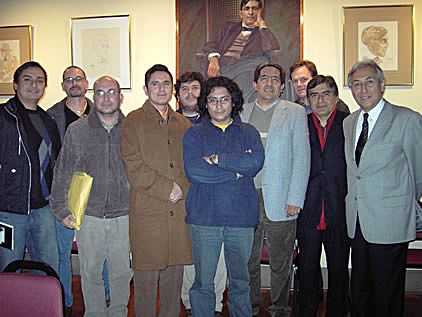 Grupo de diez participantes bajo la mirada del amauta: Miguel Ildefonso, Jos Donayre, Santiago Risso, Frido Martn, Poalo de Lima, Gabriel Rimachi, Domingo Martnez, Chuck Walker, Alberto Mosquera y Edgar Montiel